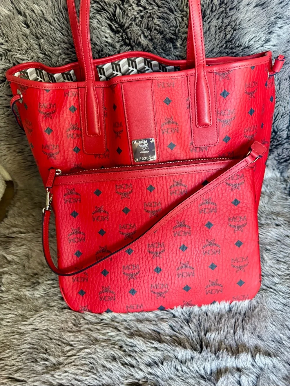MCM beautiful large